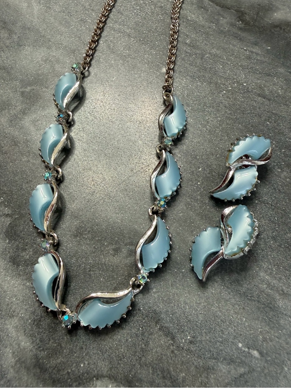 Vintage Baby Blue Thermoset Moonglow Lucite Necklace Clip on Earrings Set - Picture 7 of 10